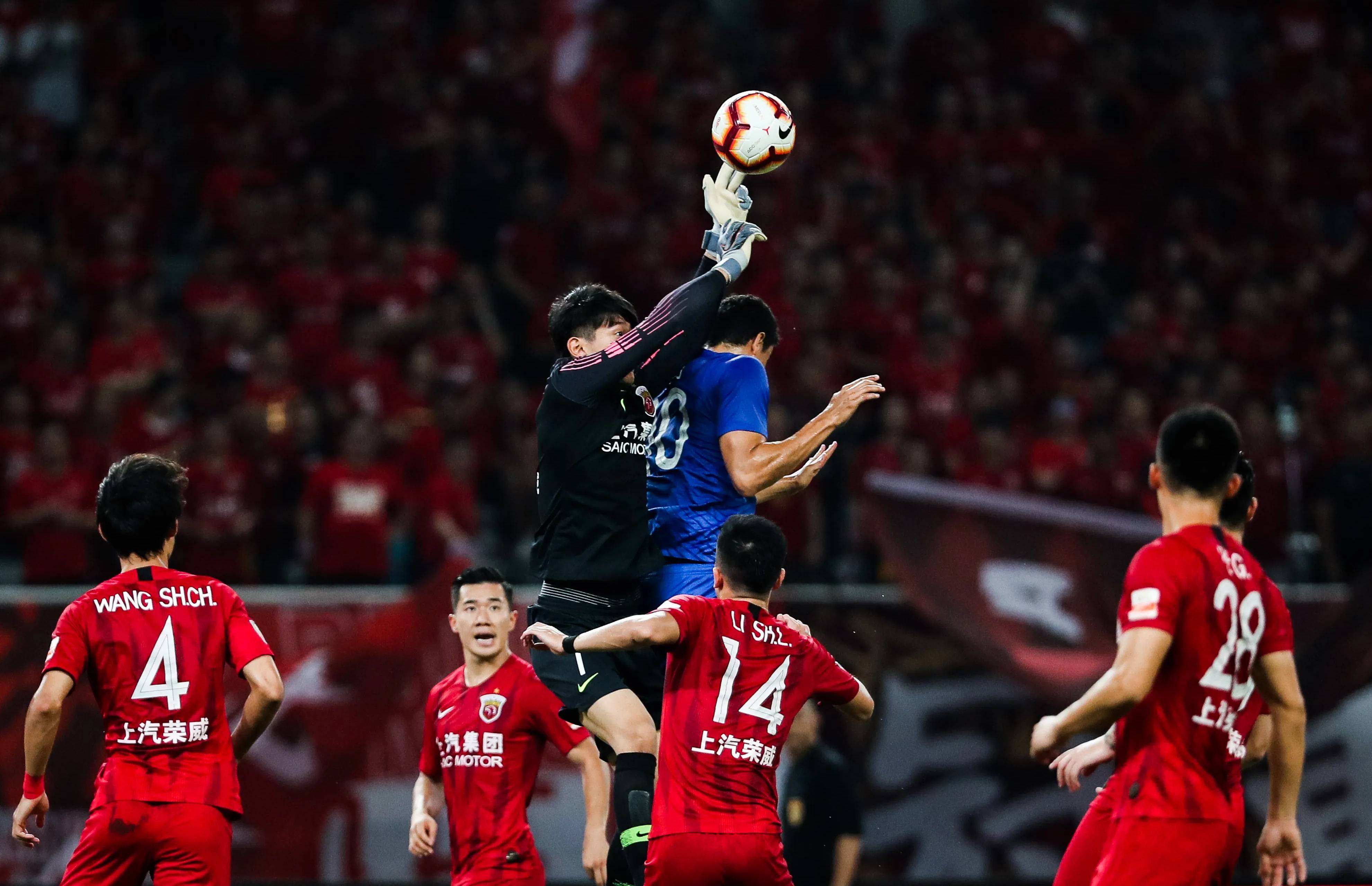 开云官方网-关于刚刚！里程碑夜斯图加特完成体检上海海港临场应变备战欧篮联，勒沃库森战术微调备战足总杯的信息