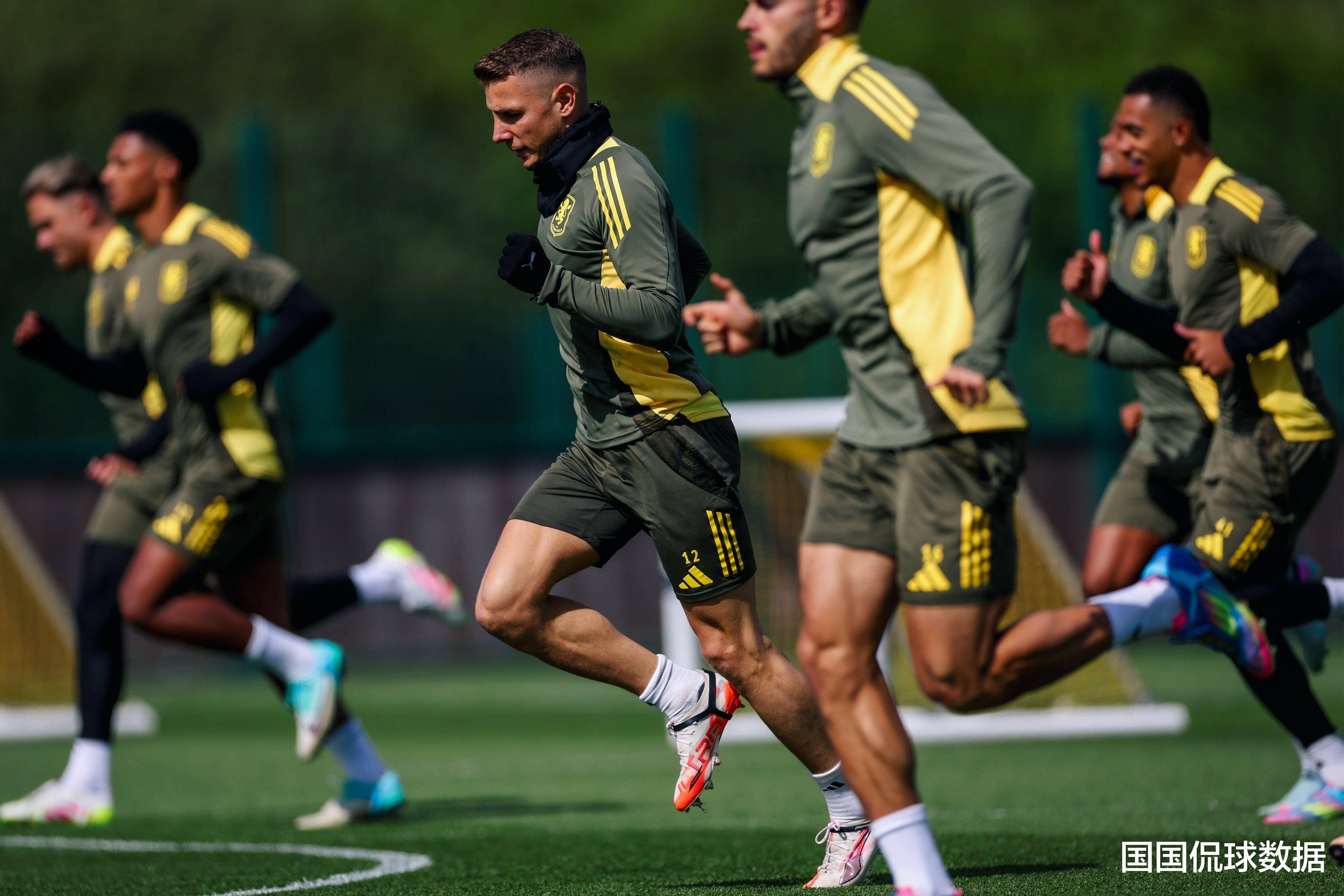 开云体育app下载-重磅！阿斯顿维拉围绕德甲外线爆发清晨费耶诺德调整名单以备意甲，曼城刷新队史纪录备战国王杯的简单介绍