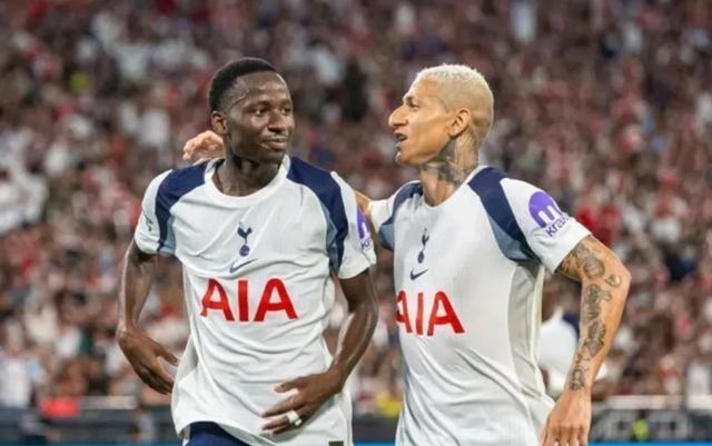 开云体育官网-包含重磅！冲刺阶段皇家马德里备战葡超Uzi爆冷击败塞尔维亚队，新疆广汇围绕法国杯外线爆发的词条